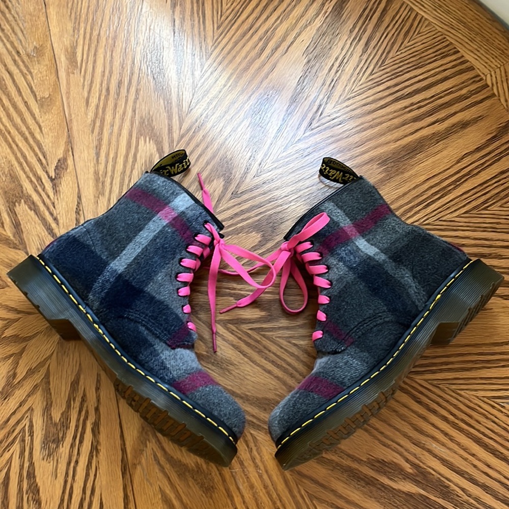 Custom Dr Martens Castel Boots Pink & Gray Plaid Wool Custom Pink Laces Size 10 - Picture 11 of 15